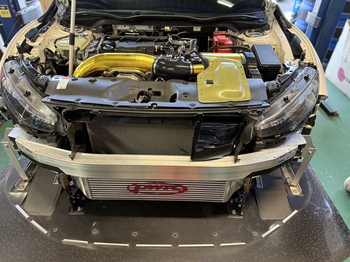 yu_racing's tweet photo. 毎回いい感じに進めてもらってありがたい🙂‍↕️
今回も取り付けできるか分からないけど多分いけるだろってやつ。
最強の吸気システム。 https://t.co/5azDKAuGO9