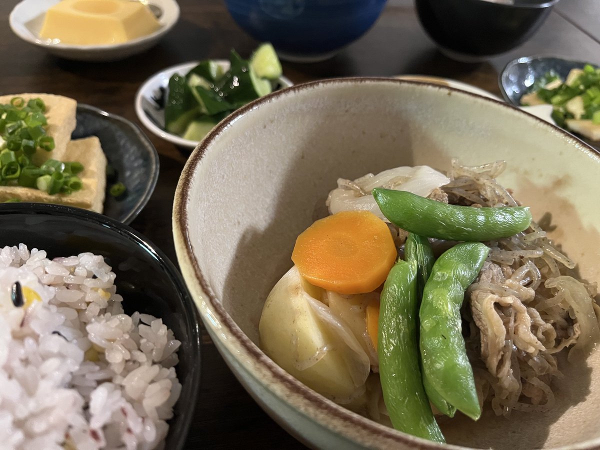 Game_Yo_kai's tweet photo. 晩メシ！

相方さん作、肉じゃが定食ー！

実績『食べながら腹が鳴る』達成！ https://t.co/Uqe6AWXqaP