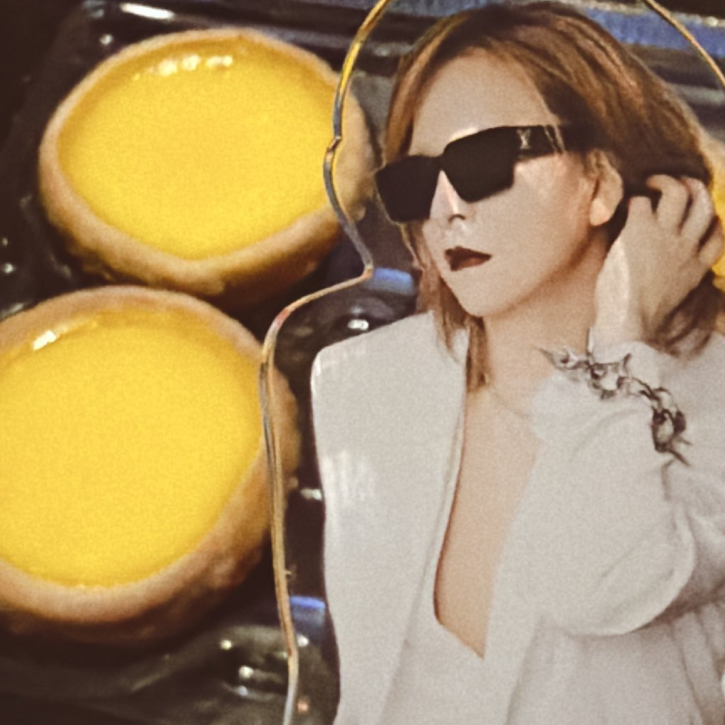 RosieYo3344's tweet photo. Golden egg tarts are desserts, but the real sweetness is you 🫶🏻✨
@YoshikiOfficial @YOSHIKISTORE @YOSHIKI_plus 🌹
#YOSHIKI 🐣
#YOSHIKISTORE #YOSHIKIPLUS #PLUSstore
#推しの一枚 #YOSHIKIディナーショー https://t.co/i53oPlAsUu