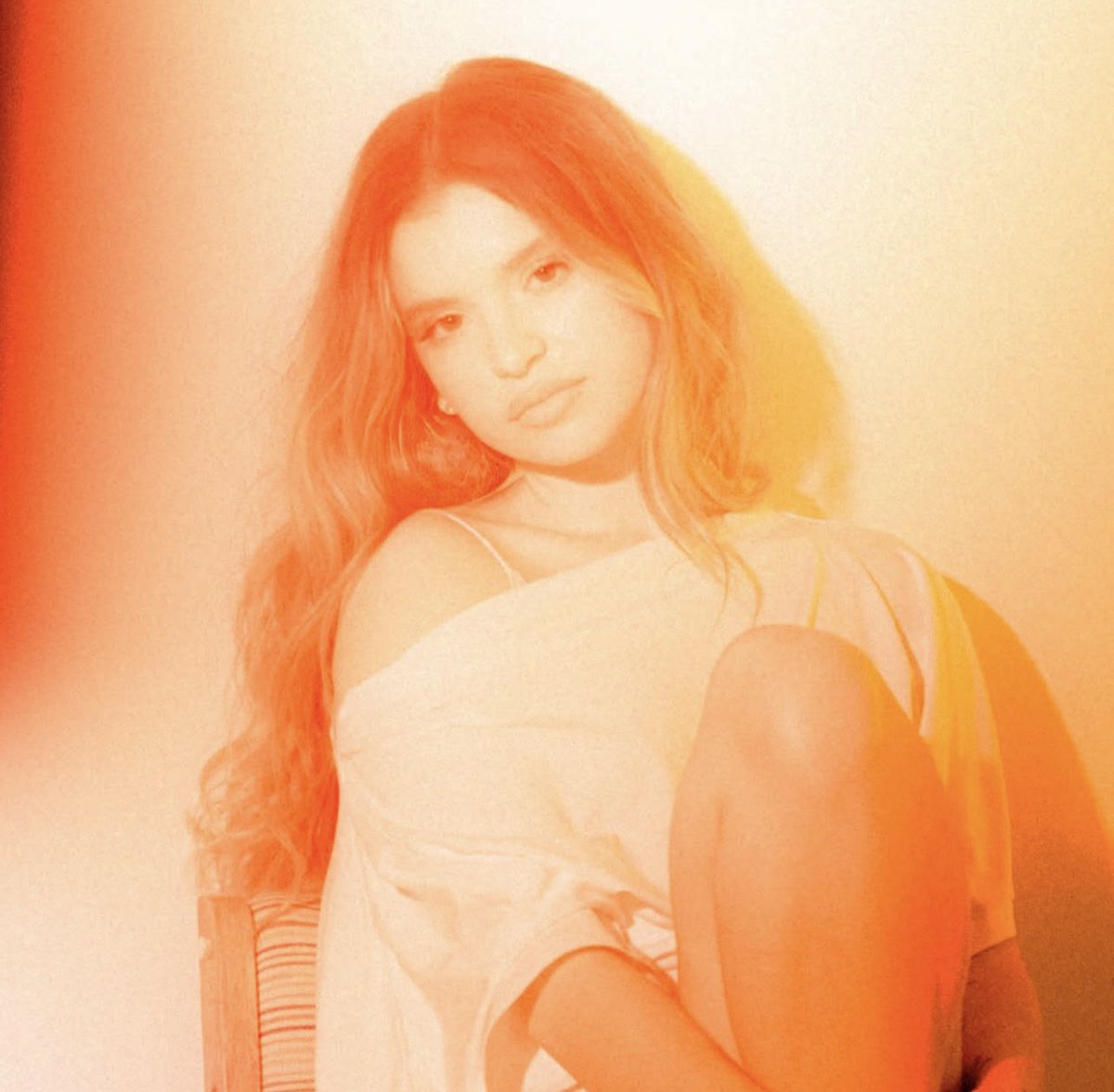 PeriodisticM's tweet photo. 🧡 MAÑANA estaremos charlando con @dennaoficial 
👉🏼 Déjanos tu pregunta para ella. ✨

#Denna https://t.co/KaCS7QBII8