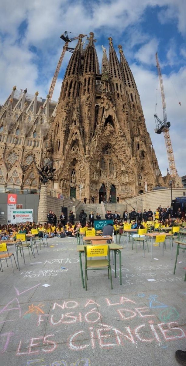 CGTCatalunya's tweet photo. #VagaEducativa Tot això no va ser només per una pujada salarial.

A la consulta votarem NO perquè hem demostrat que es pot fer molt més per l'educació pública del nostre país. https://t.co/lrF4RVbHxu