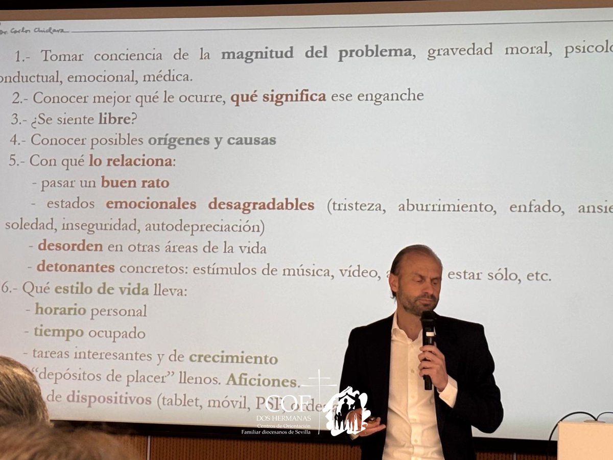 COF2H's tweet photo. 📌 FORMACIÓN
Nuestros directores han asistido, junto a otros COF y los delegados de @FamiliayVidaSev, al Curso de Formación de Profesionales y Voluntarios Vinculados de los Centros de Orientación Familiar, organizado en Madrid por la @Confepiscopal. https://t.co/pFqNV9e5uB