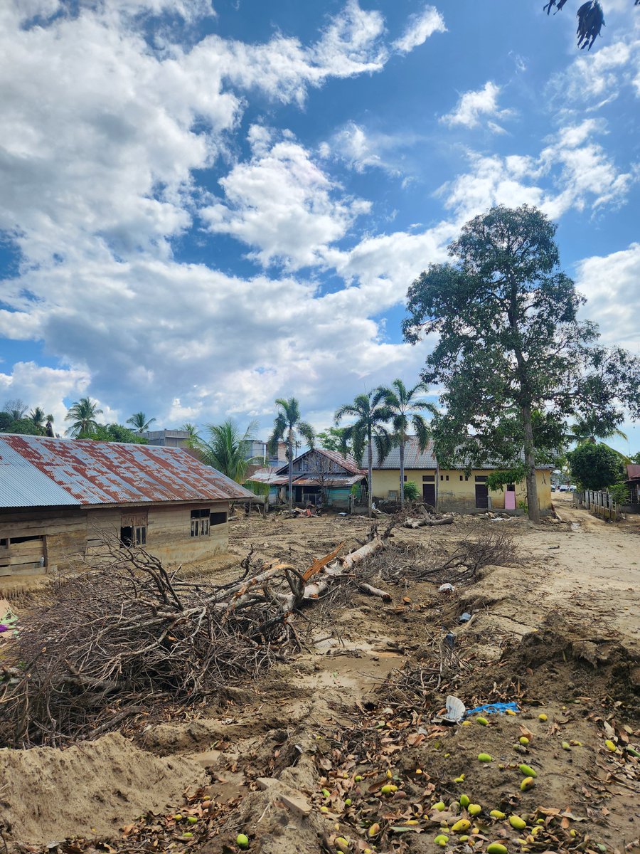 amrullahjasli's tweet photo. 28 Mei 2026.
📍Kecamatan Meureudu, Kabupaten Pidie Jaya, Provinsi Aceh. https://t.co/tSeXexGNcR