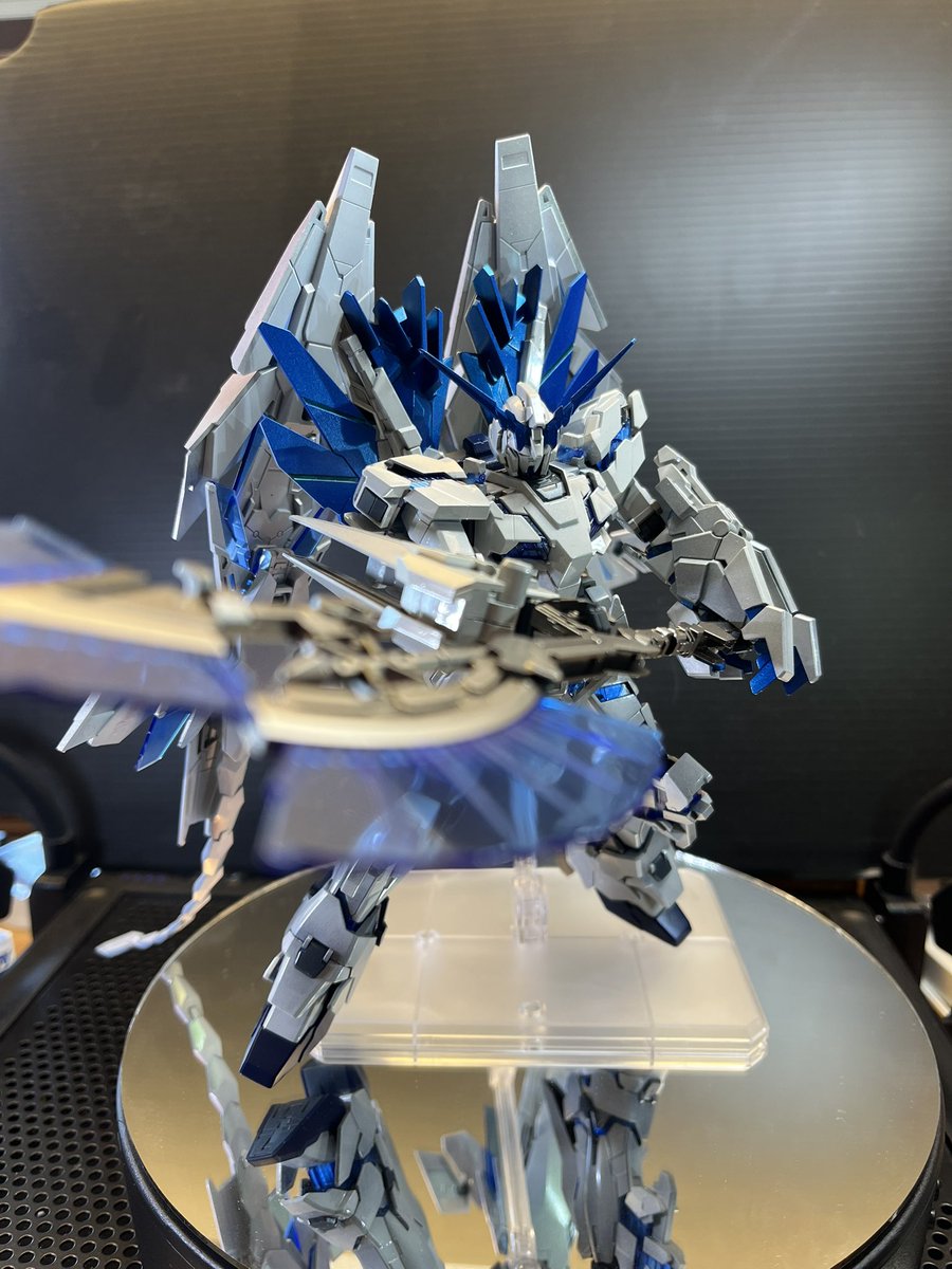 Arajun0301's tweet photo. HGペルフェクティビリティ完成しました、今年は色々と忙しく、やっと1体目です。ホワイトキャンディ塗装を目指しましたが難しかった。
#ガンプラ https://t.co/azogwlnM2x