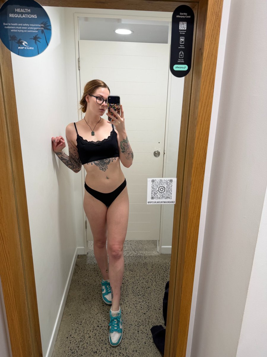 Summer_date's tweet photo. April best bits:

Steak night and bikini shopping in NZ with Mr. A

Our yearly tradition 💋 https://t.co/nlMf5g12sz