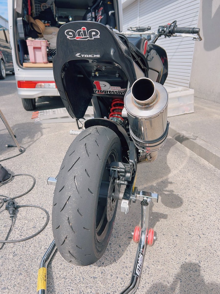 APE100_TT73's tweet photo. 名阪GROMルーキークラス勝ちました🏆
台数少なくて寂しいレースやったんで、ルーキークラスの方、参加お願い致します🙇 https://t.co/3HVakr57AZ