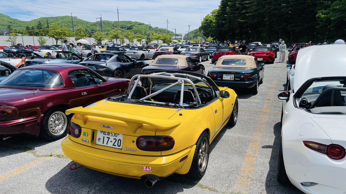 ktab1720's tweet photo. 今日は軽井沢ロードスターミーティングに参加して参りました。ワンコ2匹大変でした。 https://t.co/lSn61wJKEi