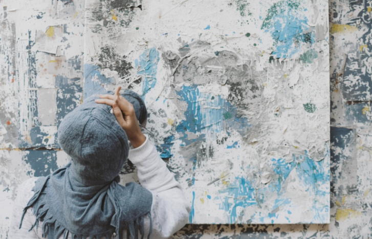 PaintworksMag's tweet photo. You do not need to feel confident before you start painting. Sometimes confidence only appears after the first brushstroke, the first mistake, and the first moment you decide not to quit. Start messy, stay curious, and let progress lead you forward. #CreativeMindset #ArtistLife https://t.co/sGo6WoEKvi