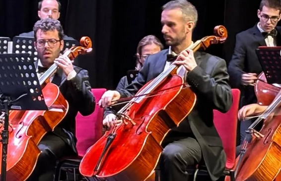 telescopiodigit's tweet photo. La Orquesta Ritornello actúa en #Arganda https://t.co/3vcOqHxWho https://t.co/fYy3rreyRy