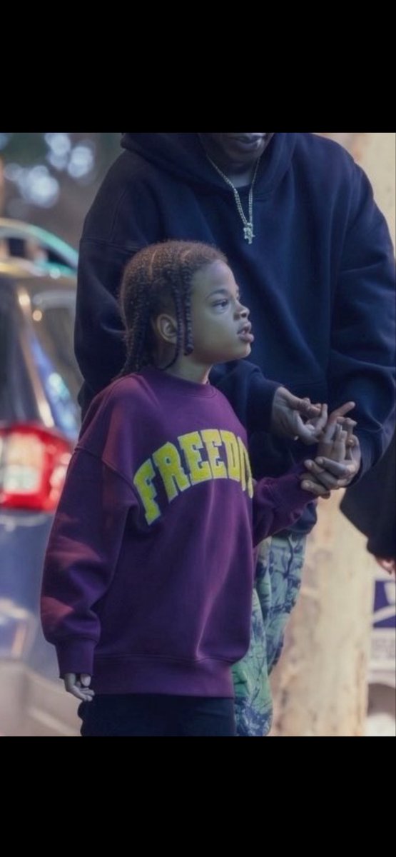 5starbitchess's tweet photo. @AkademiksTV yes cuz how can you talk bout somebody child when you already have 3 handicapped children that’s crazyyyy https://t.co/r147DW8msf