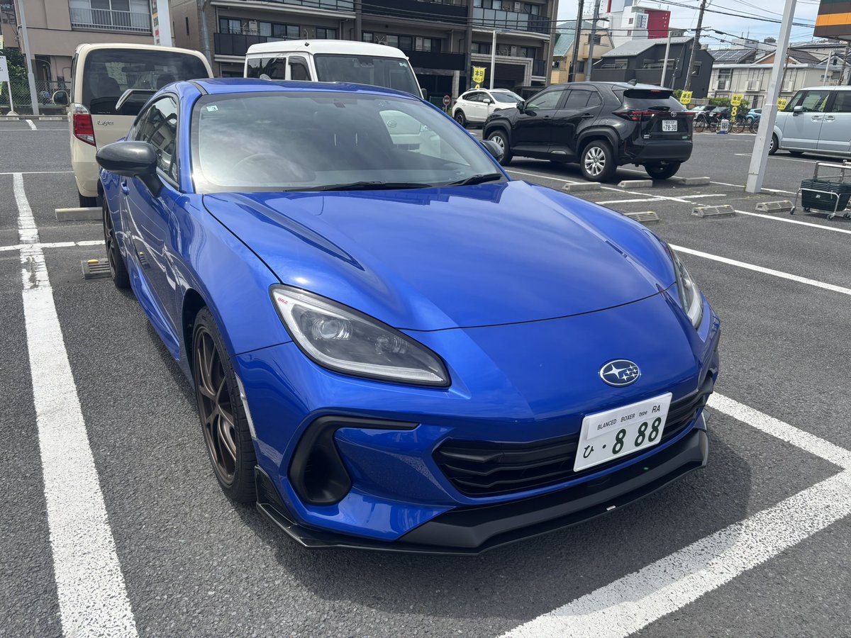 MM1015AZ's tweet photo. SUBARU  BOXER  60 th  記念祭に
行ってきました。インプレッサに試乗して今治タオルとラバーキーホルダーをゲットしました。BRZ  STI  Sports type  RA  で行ってきました。営業の方がこのディラーでは、当選の方はいなかったいう話で、改めて希少性を感じました。 https://t.co/RIXNGfzVOf