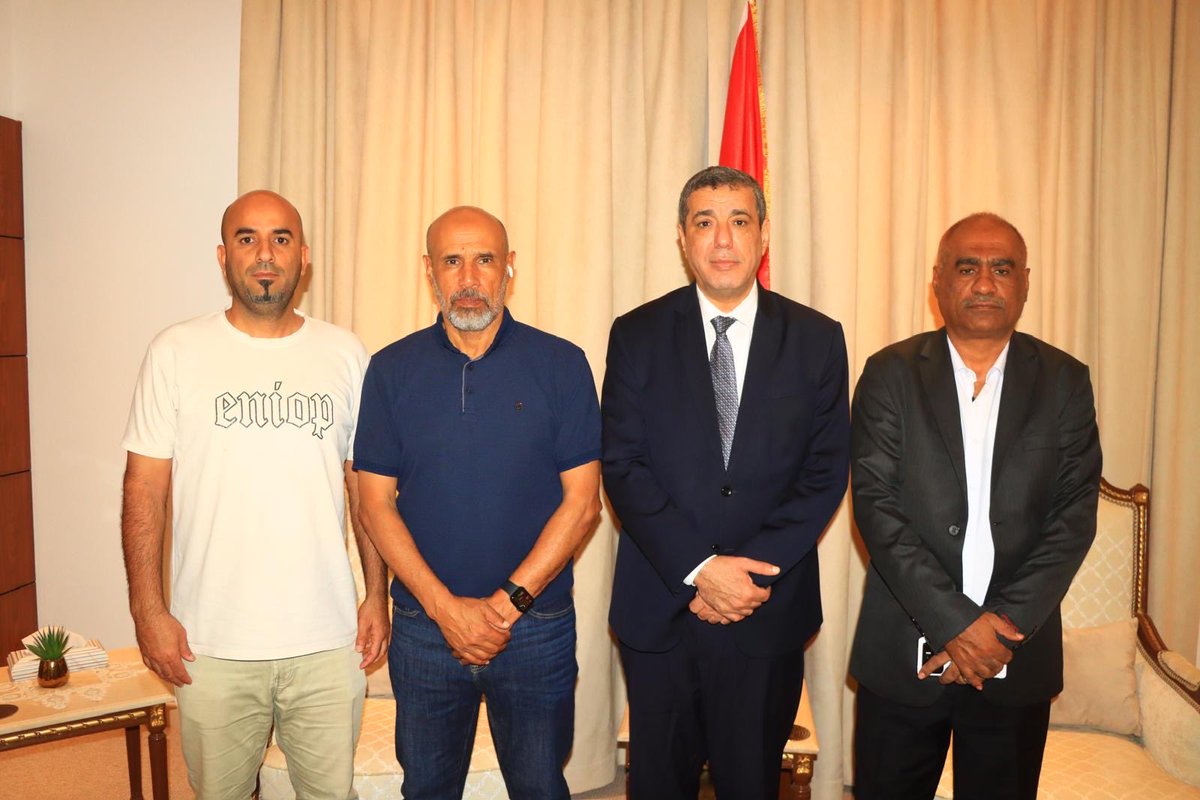 AmbRajehBadi's tweet photo. سعدت اليوم باستقبال رئيس وأعضاء بعثة منتخبنا الوطني لكرة القدم في مقر السفارة، واطلعت على استعدادات المنتخب لخوض مباراته المقبلة مع المنتخب اللبناني الشقيق على استاد حمد الكبير ضمن ختام التصفيات المؤهلة إلى نهائيات كأس آسيا 2027 في المملكة العربية السعودية.

أدعو أبناء جاليتنا الكريمة في دولة قطر إلى الحضور والمؤازرة وتشجيع منتخبنا الوطني.
كل التمنيات لنجوم اليمن بالتوفيق وتحقيق نتيجة تليق بطموحات الجماهير.