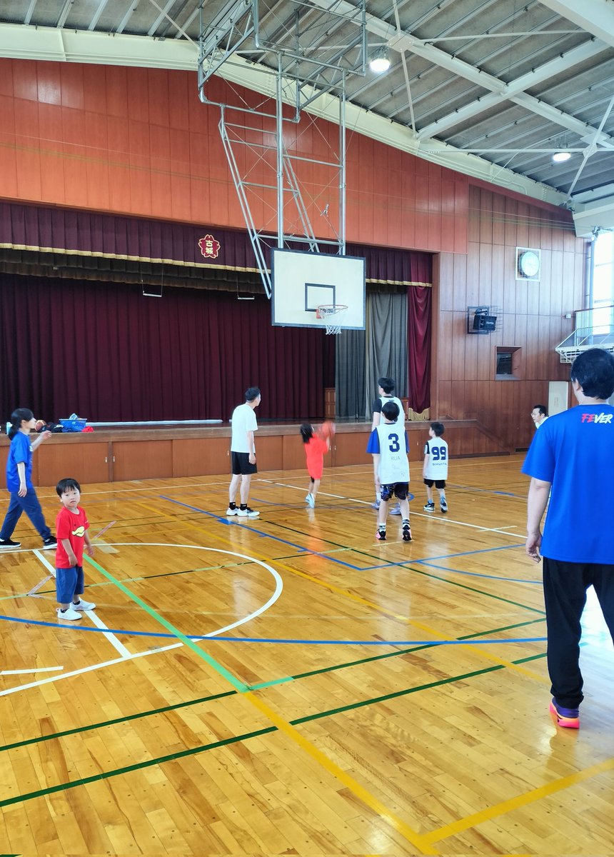 eighsei1's tweet photo. がんばるジュニアとがんばるシニア🏀 https://t.co/j3NbLz5yil