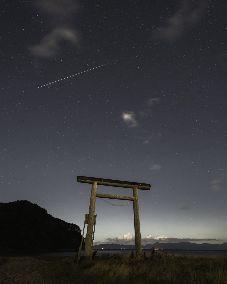 KenKenPhoto's tweet photo. 青森の夏泊半島で見た流れ星 https://t.co/NBfjCBT7VD