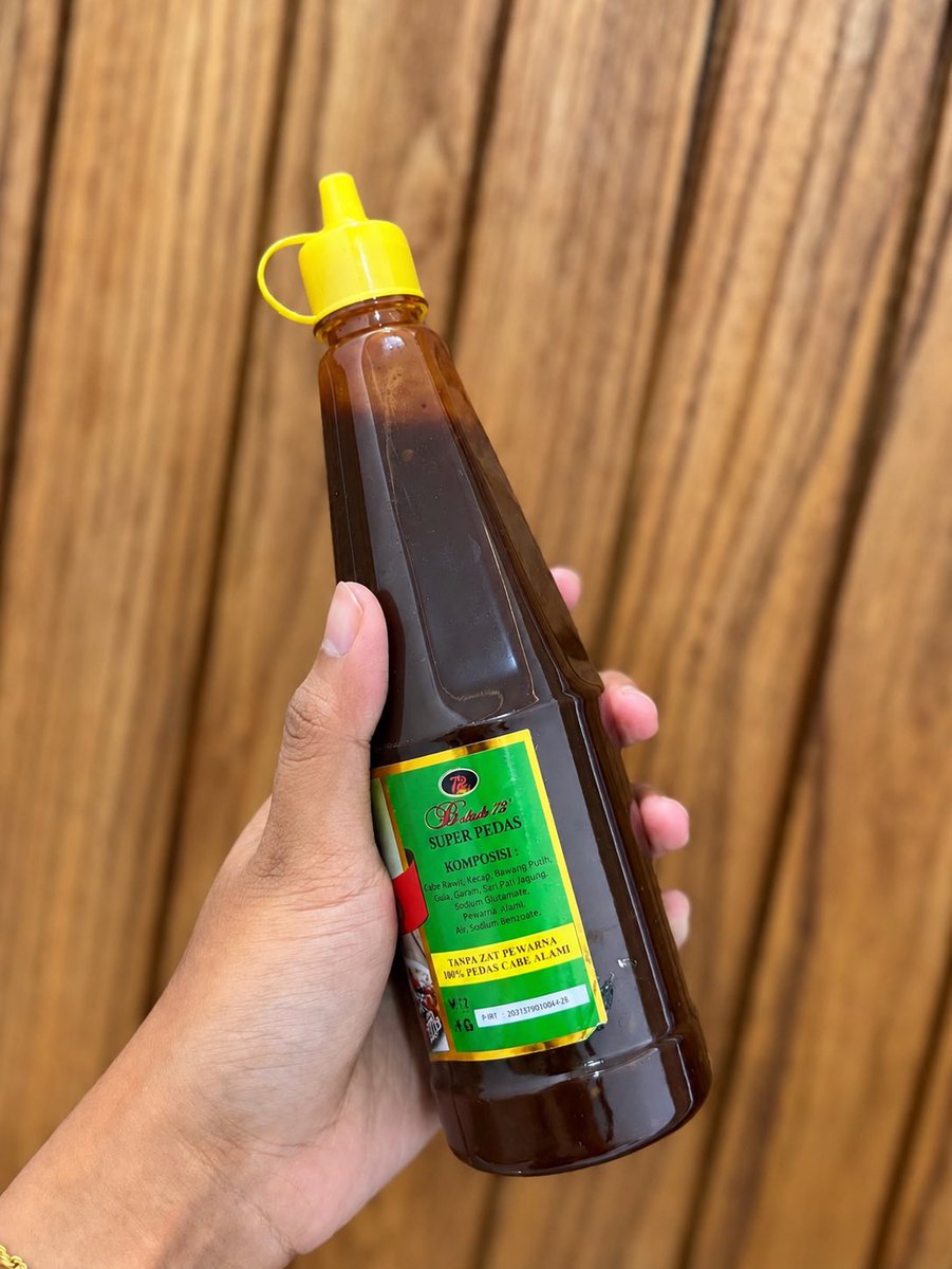 NephNovi's tweet photo. WOY BARU TAU😭🙏

BISA-BISANYA ADA SAMBEL BOTOL ISINYA RACIKAN SAMBEL MISDASEUM KAYAK GINI🥲
BENER-BENER NGEUNAH, ENDUL, MANTUL👌🏻￼ https://t.co/o4yGzNCBNy
