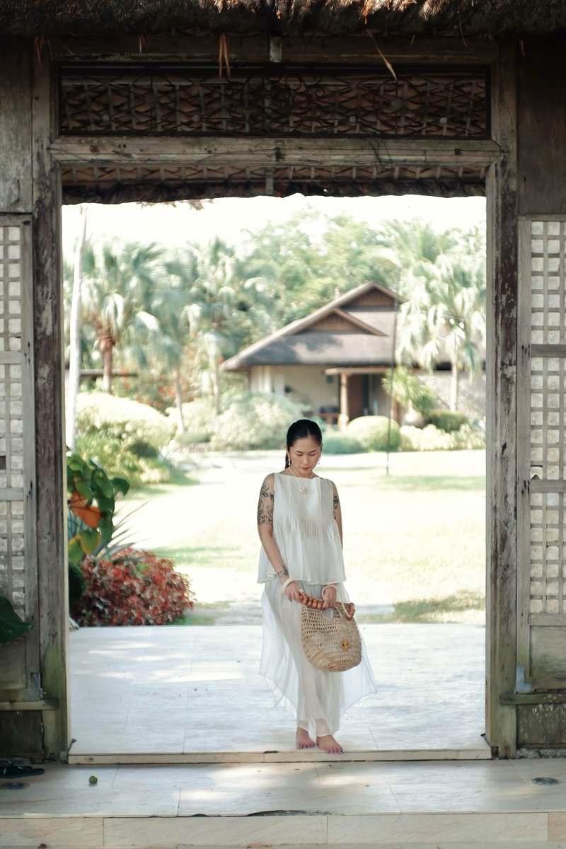 mrthvrgr's tweet photo. Breezy tales from Saya Tales. 🎐🍃 This set is light, sheer, and built for the heat—which I love, especially with how dry and humid SEA summers have been. https://t.co/EXUO5bDhXe