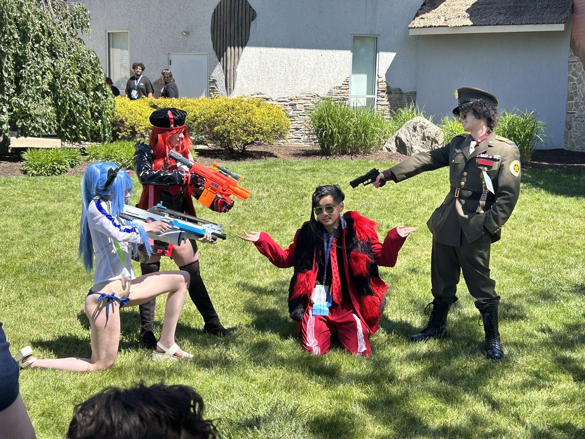 Trapritos_'s tweet photo. One of my favorite photos from the meet up. I had to share. #nikke #nikkecosplay #colossalconprime https://t.co/G4rYI9oZx1