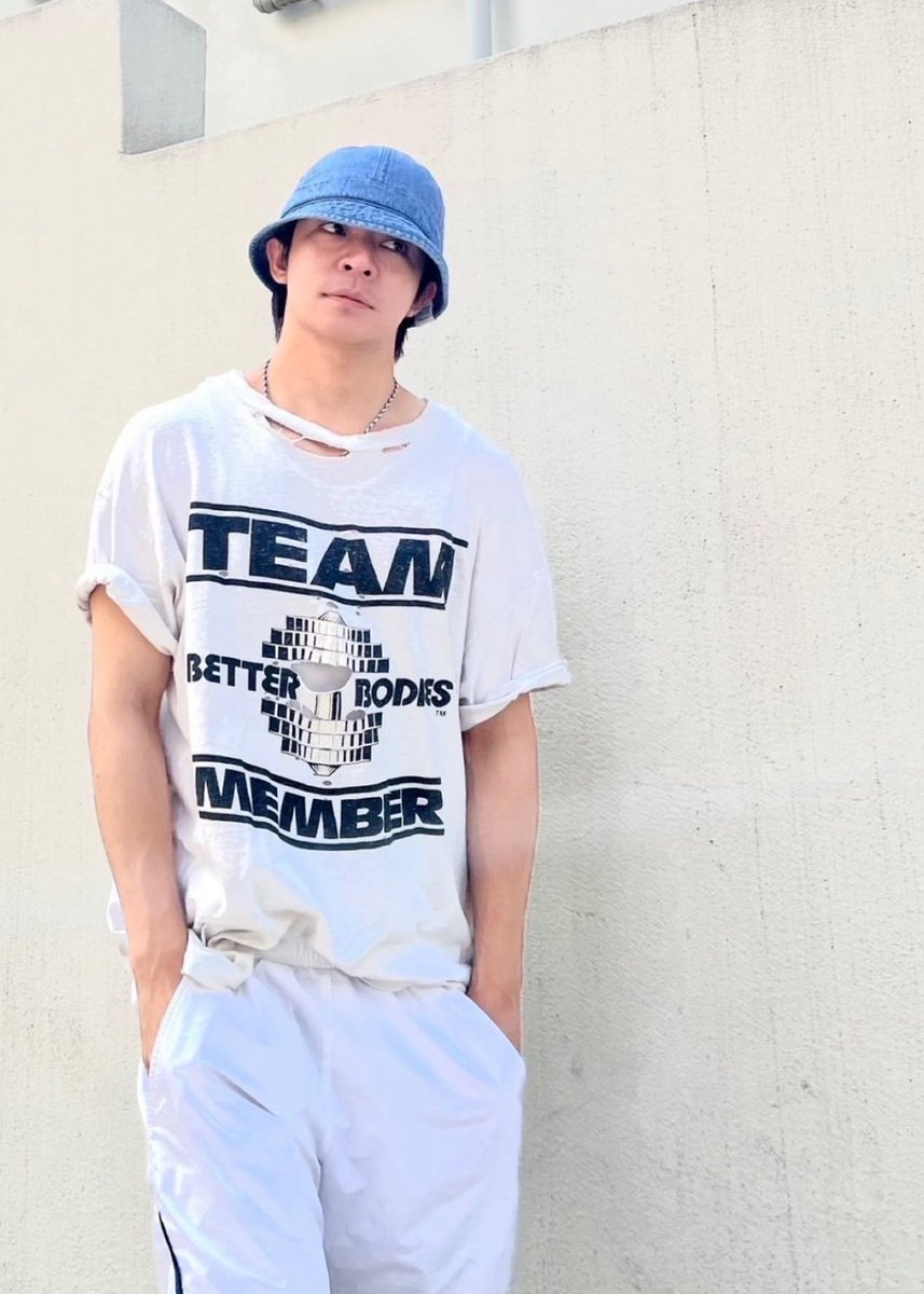 luckysukeKC's tweet photo. 穴あきSummerバージョン岸優太

さすがに爽やかすぎる(泣)
#岸優太_Instagram https://t.co/gXnHQnauku