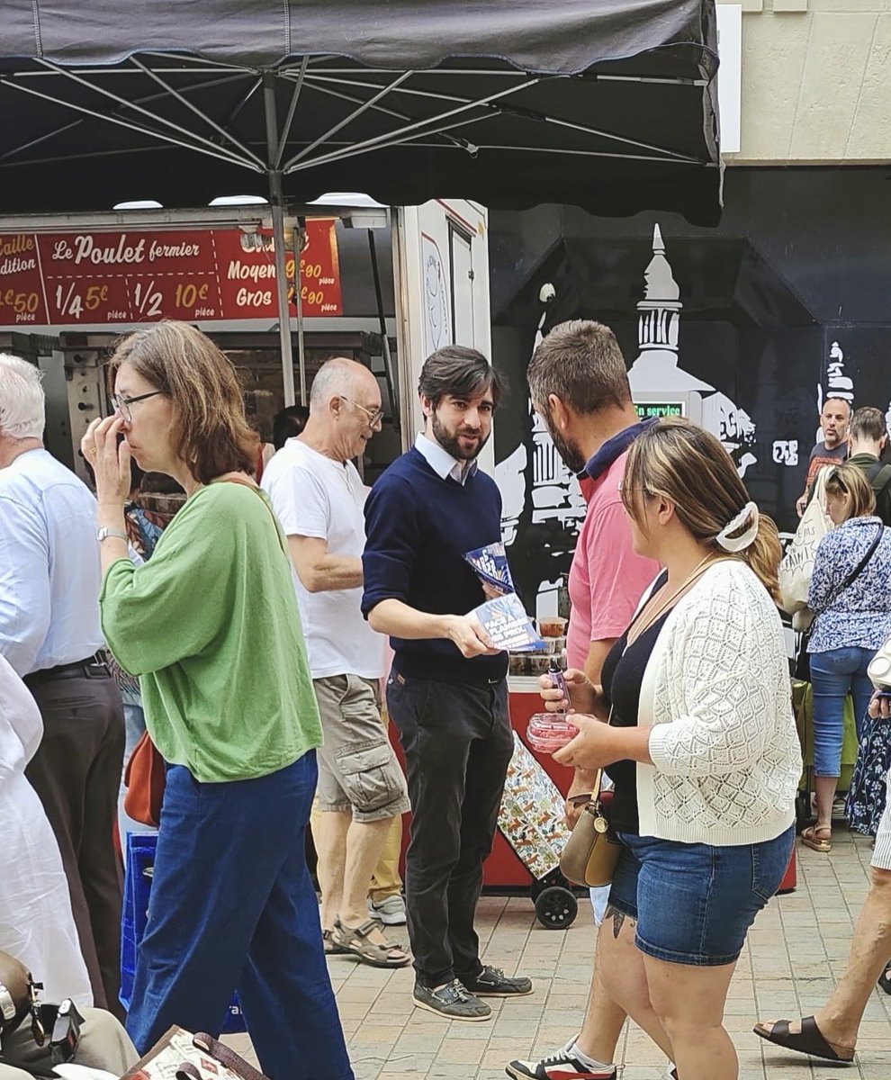 ForquetdeDorne's tweet photo. ⛽️🇫🇷Une belle équipe de militants mobilisée sur le marché de Perigueux Samedi matin pour présenter les propositions du @RNational_off contre l’explosion du prix des carburants face à l’inaction coupable du Gouvernement https://t.co/4gqCqB21fZ