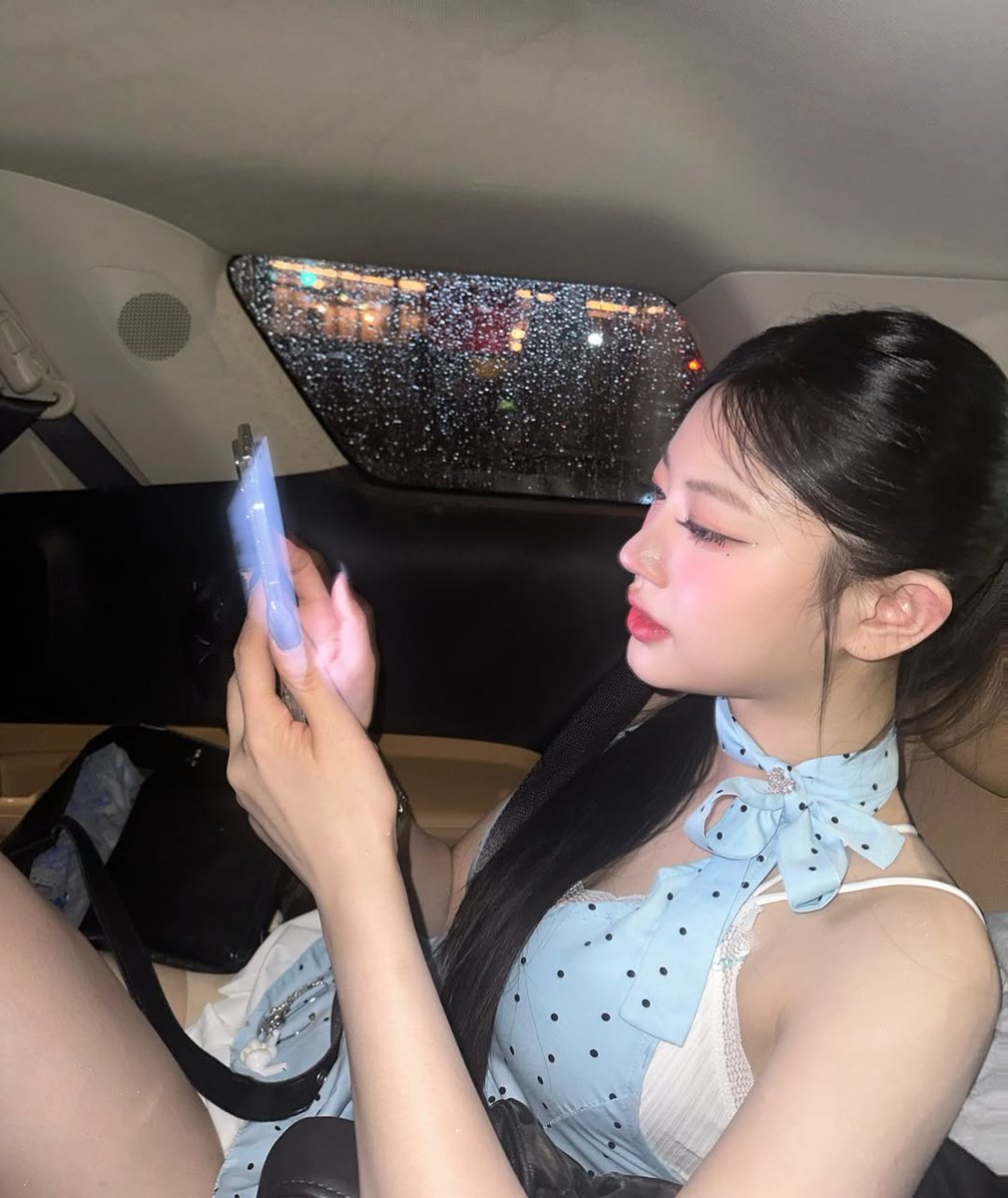 crazangelglobal's tweet photo. 260531 ⁞ 📸

> "🧚🏻💧"

#SOLMI #솔미 #CrazAngel #크레이즈엔젤 https://t.co/GFSCUEfYir