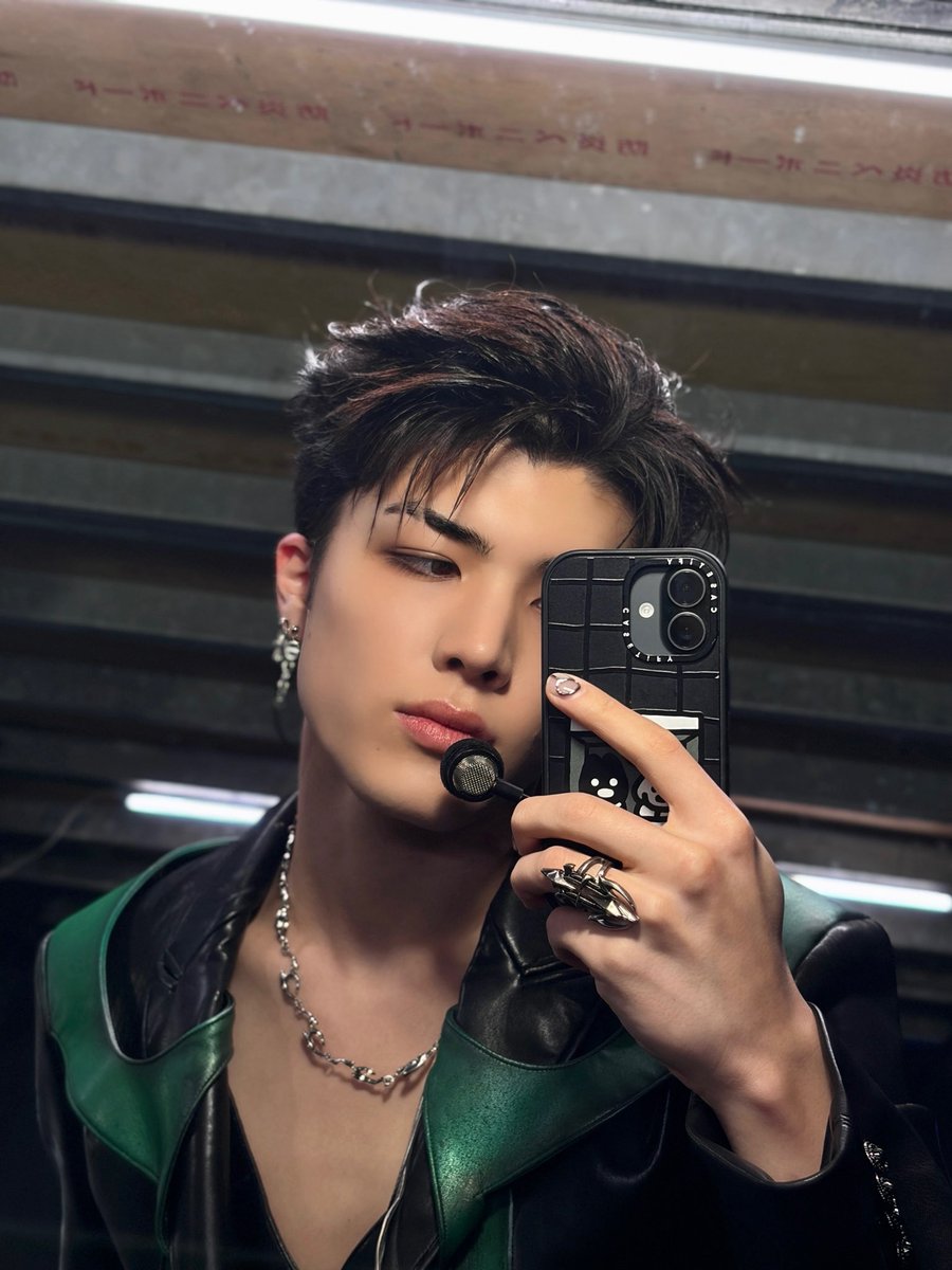 🌙 tweet media