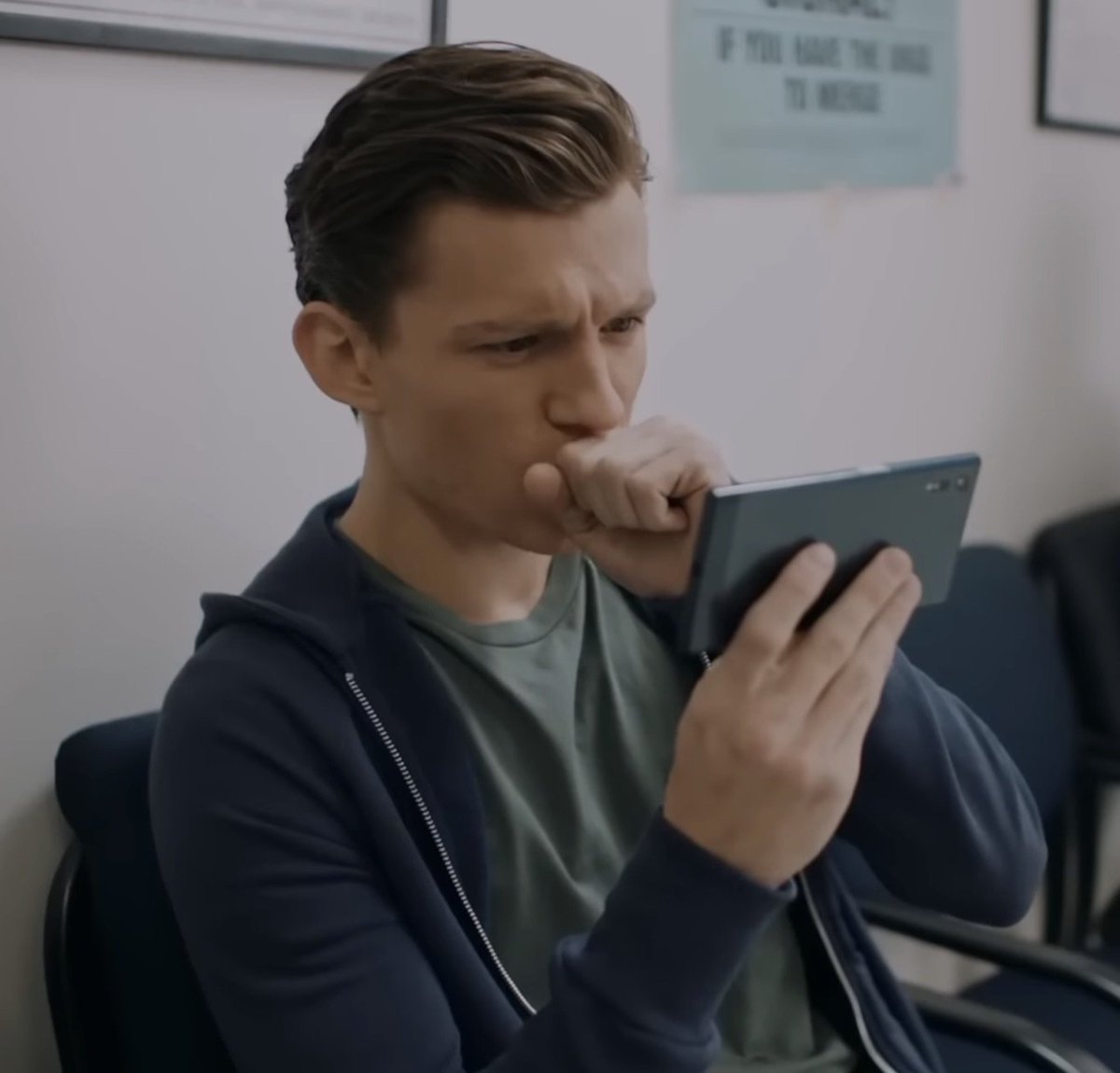ZekeKobayashi's tweet photo. Drew Ado as Tom Holland's phone meme 

@ado1024imokenp #Ado #meme https://t.co/gsVeGnYWam