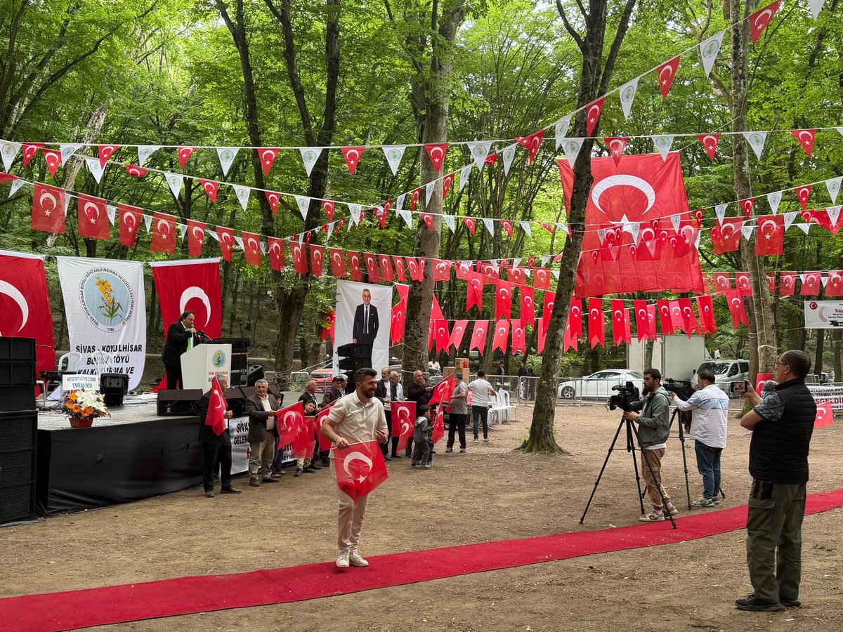 akkagithane's tweet photo. İlçe Başkanımız Erkan Yıldırım, Hamidiye Mahalle Başkanımız Serkan Kaya ve İlçe Başkan Yardımcılarımızla birlikte Sivas Koyulhisar Boyalı Köyü piknik programına katılım sağladı.

Hemşehrilerimizle bir araya geldiğimiz bu güzel buluşmada birlik, beraberlik ve gönül bağlarımızı pekiştirdik.

@erkanyildirim76 
@abdullahozdemir 
@akpartiistanbul
