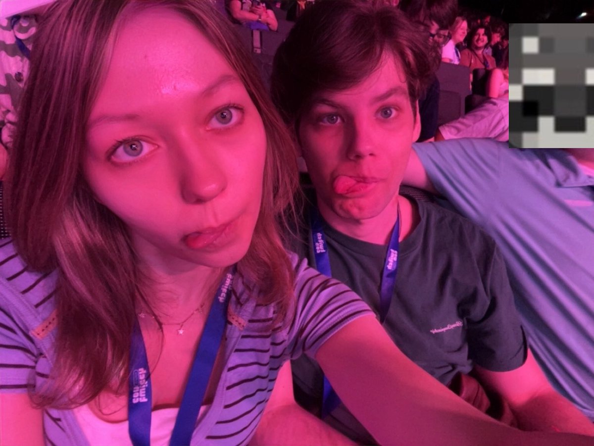 fymada_'s tweet photo. Me, my boyfriend and my boyfriends boyfriend. https://t.co/nTV671ZMTQ