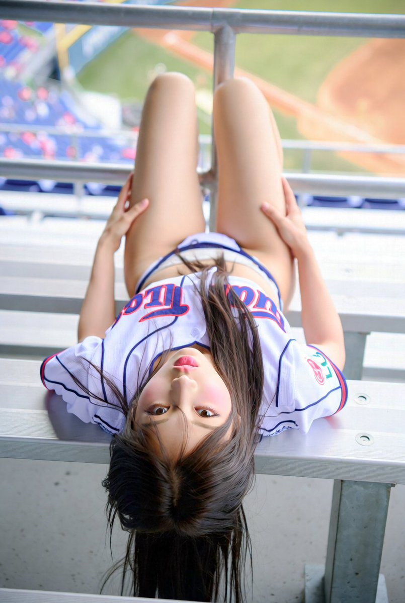 sky_Queens19's tweet photo. 눕v ✌
#baseballFashion #baseballgirl #victoryday #kidolgirl https://t.co/7oac9tgZzO