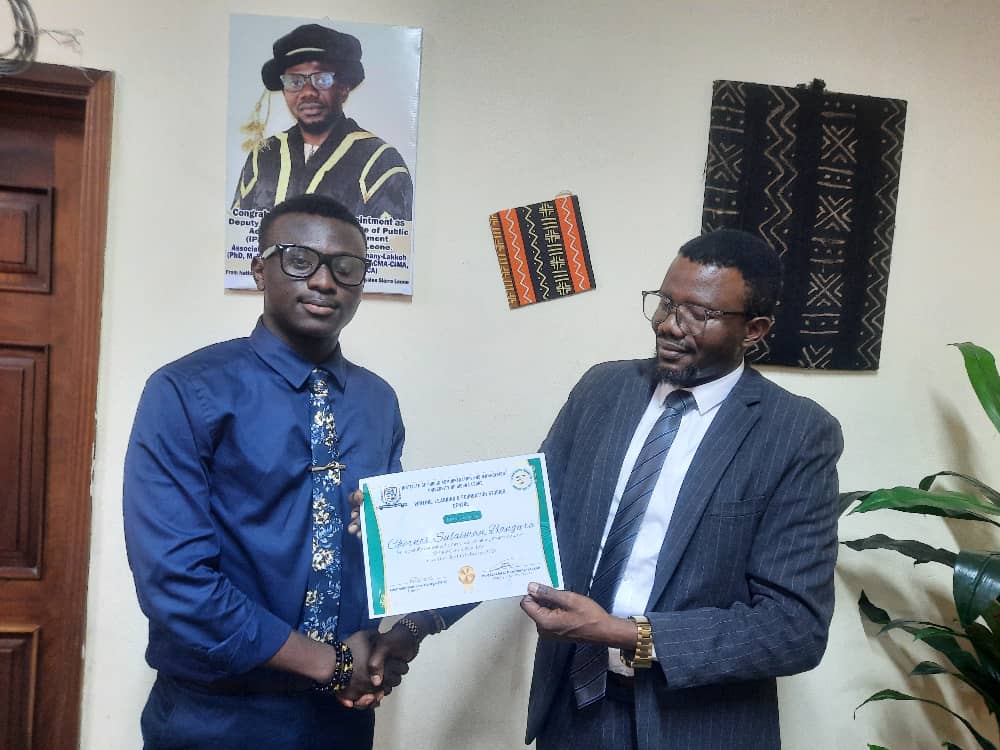 Official_IPAM's tweet photo. IPAM certifies 13 Writing Enhancers
On 11 Feb 2026, 13 students from IPAM’s Writing, Learning & Foundation Studies Centre were certified as peer tutors. DVC Prof. Duramany-Lakkoh urged digital expansion to support more students. #IPAM #WritingSkills #SierraLeone
@WurieHaja
@ELakkoh