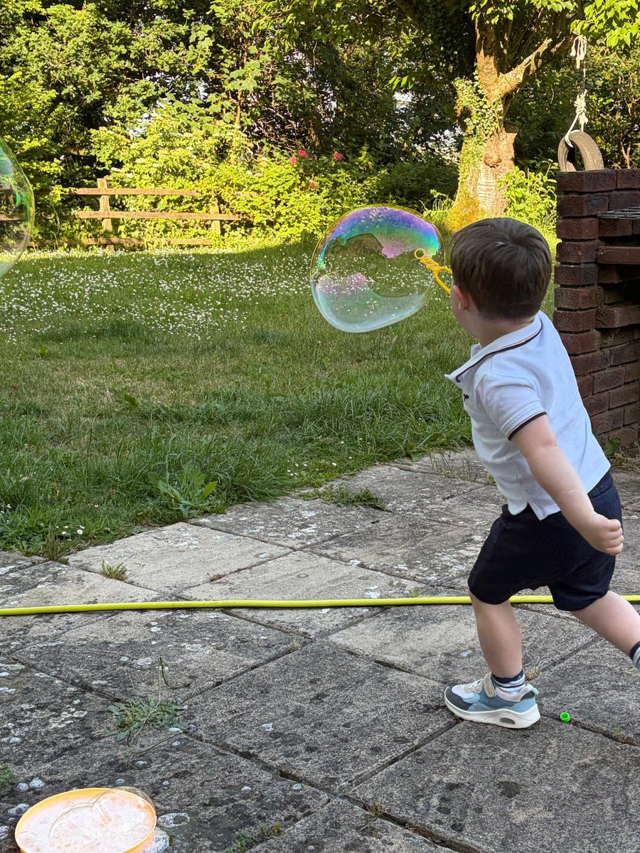 Helenjc7's tweet photo. Summer sun, plus lots of fun, bubbles and ice cream with little Tommy 🥰 https://t.co/rHlSmuGNKz