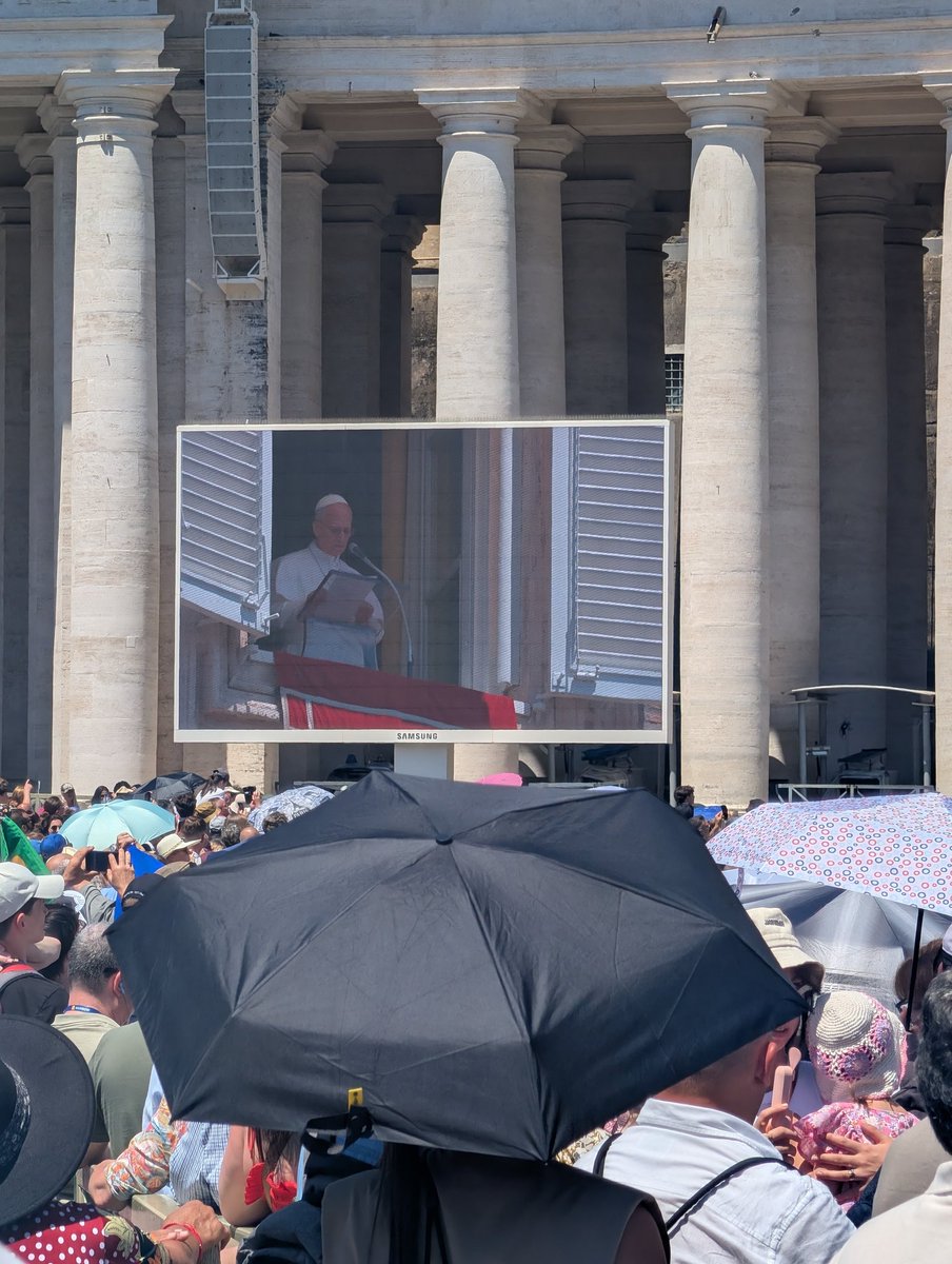 senatorwest's tweet photo. Hanging with the @Pontifex on a Sunday morning. https://t.co/ekmhXYbpHB