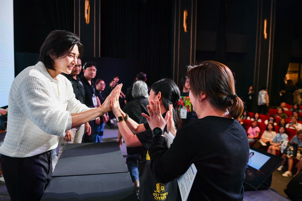 GPxpectrum's tweet photo. รวมภาพบรรยากาศที่เต็มไปด้วยเสียงหัวเราะ รอยยิ้ม และความสุข ✨
ขอบคุณทุกช่วงเวลาที่อบอุ่นหัวใจ
เพราะพลังจากทุกคน ทำให้งานวันนี้เต็มไปด้วยความสุขจริงๆ
-----------------------------------

A collection of moments filled with laughter, smiles, and happiness ✨
Thank you for all the heartwarming memories.
The love and energy from everyone made this fan meeting feel extra special and full of happiness.
-----------------------------------
#KJY&YouinBKK
#คิมแจยอง #kimjaeyeong #김재영
#markin #HSenc
#GrandPrix #GrandPrixXpectrum