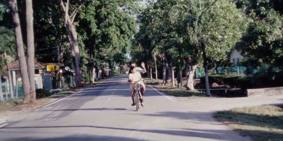 cosasdeanoche's tweet photo. mukhsin (2006) dir. yasmin ahmad
first love and childhood in the countryside, captured so gently it almost breaks you. delicate, poetic, has that kore-eda esque feel. they really don't make them like this anymore. felt the love that went into this.๐ฅน#kaefilmlogs https://t.co/MtXNPOfkob