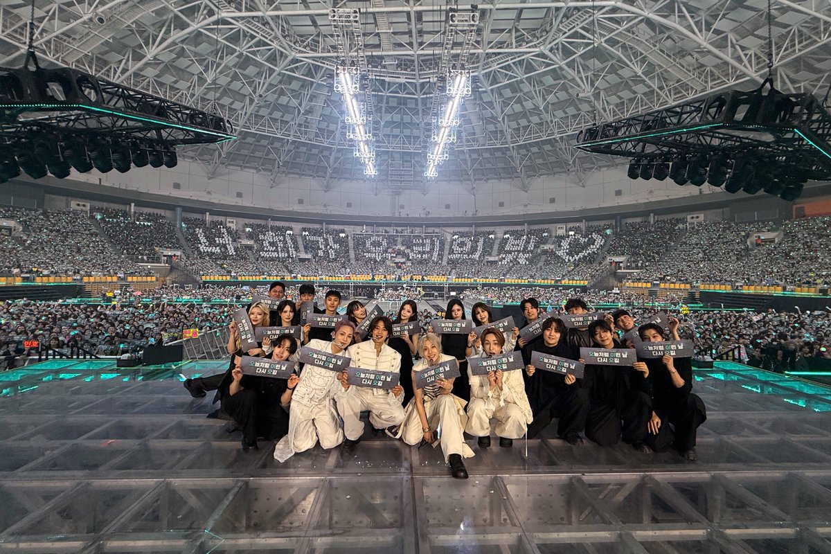 SHINee tweet media