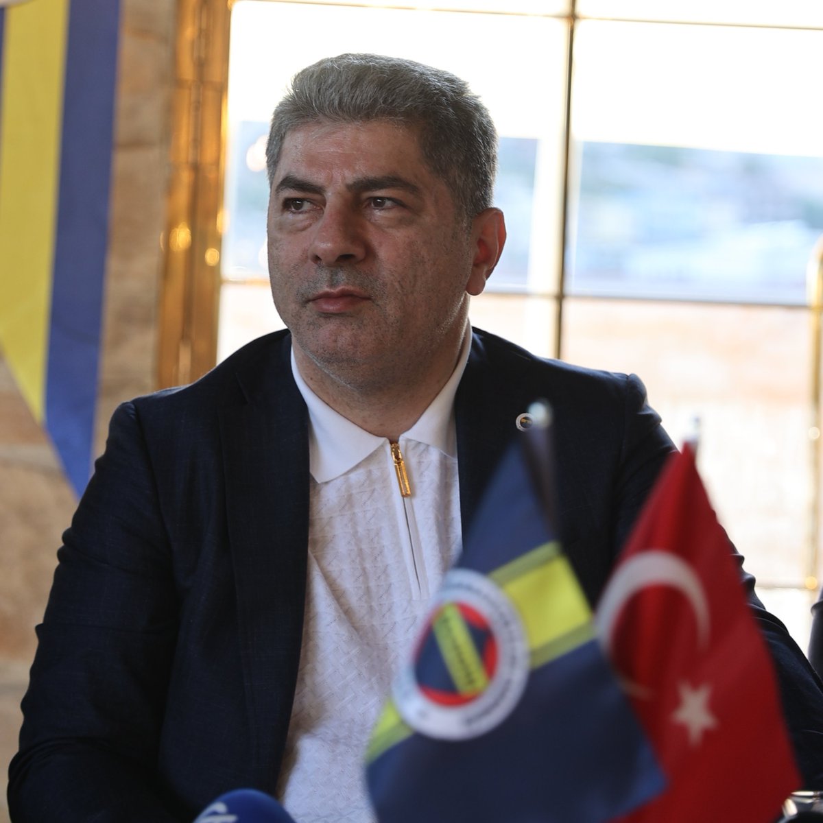 asistanaliz's tweet photo. Hakan Safi: “Leao, benim istediğim kanat değil. Gittim, izledim bizzat karar verdim. Bizim aldığımız oyuncuları gördüğünüz zaman vizyonumuzu anlayacaksınız." https://t.co/cFfoXMTIU5