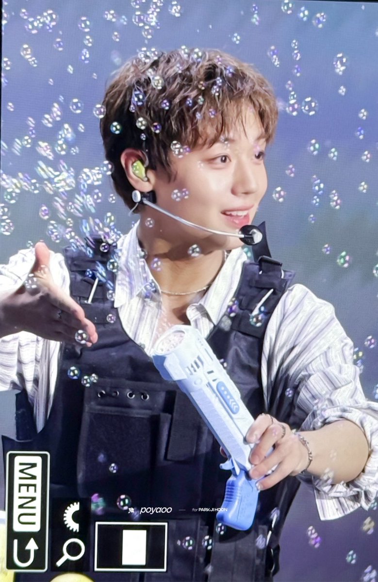 poyaoo's tweet photo. 260531 #박지훈 #Parkjihoon

비눗방울 총이 안 멈춰 … 🥺 https://t.co/rxJn7l9TzW