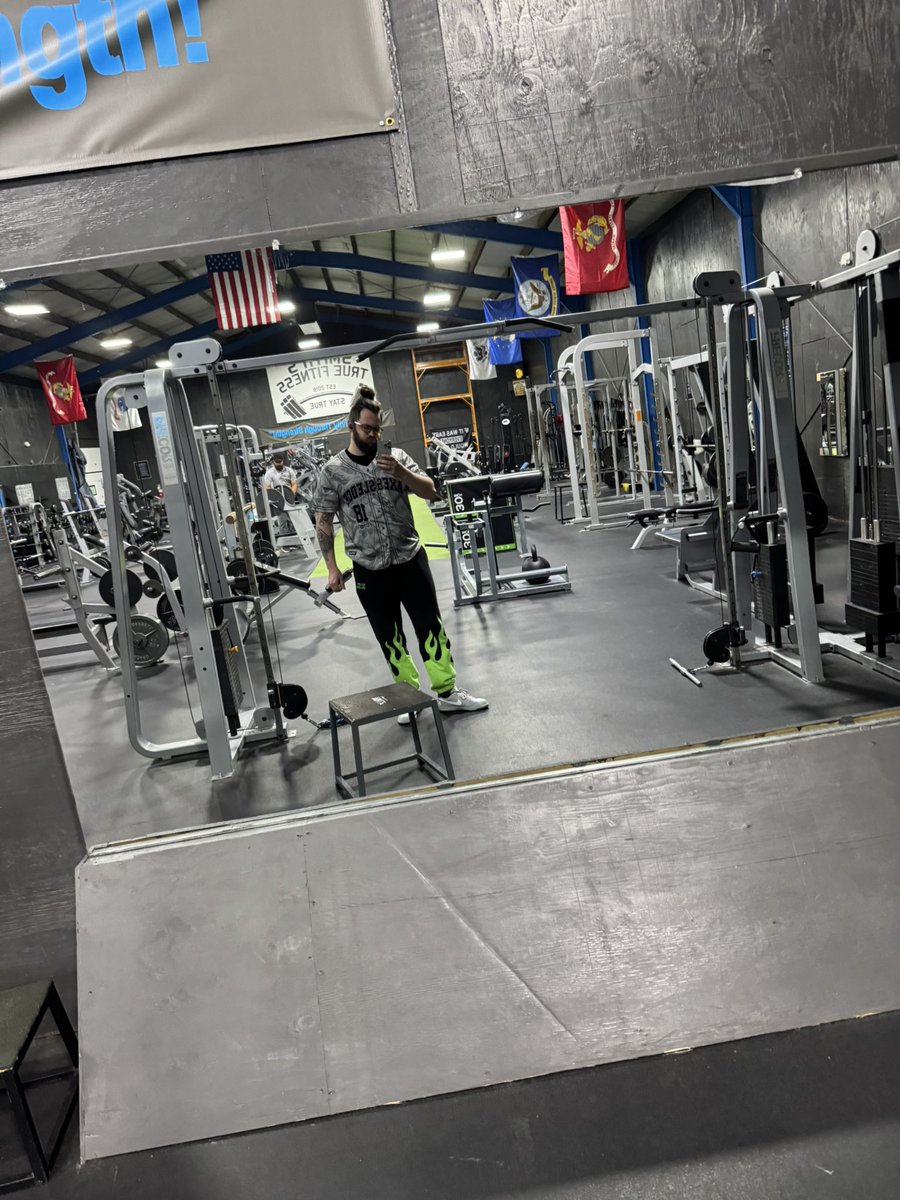 LordSor1n's tweet photo. Since the closing of thieves, yes I took a role else where and brought some people over with me. Still making decisions but life has been hundreds times better. Content has been lack luster but changing to gym content is my step. Thank you @dirtybird94_ for the home https://t.co/GnREmsWW06