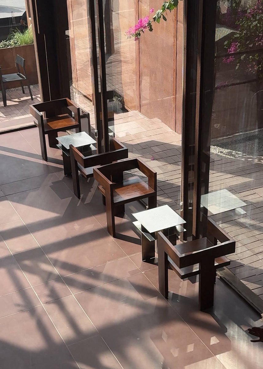 10xravi's tweet photo. Hyderabad is the most underrated coffee city in the world and nobody's paying attention. The cafes here beat any global city on aesthetics at scale: large spaces, real design, detail bordering on obsession. True black coffee, Roast, Naad Coffee, and I'm barely scratching the surface.