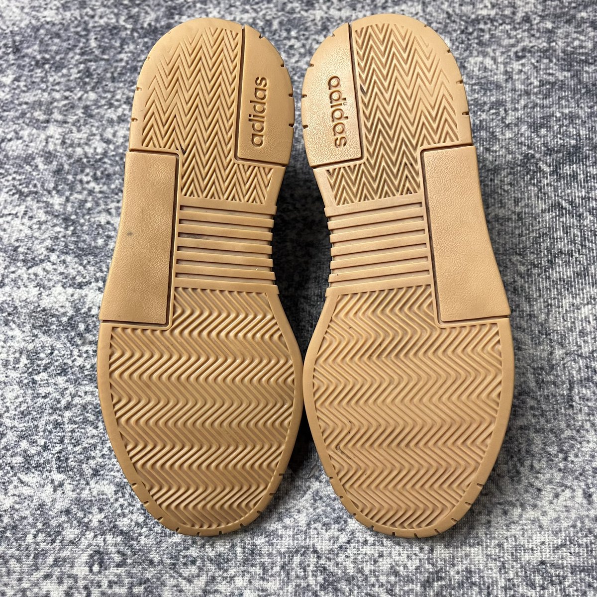 bxe_88's tweet photo. 🧀 Adidas Gradas แท้
Sz.37.5/23cm
ราคา 249฿ ส่งฟรี 
สวยมากไม่เก็บขอบเลยย สภาพดี ซอฟเดิม พื้นเต็ม 

#รองเท้ามือสองของแท้ #รองเท้ามือสอง #รองเท้าของแท้ #รองเท้าผ้าใบ #ส่งต่อรองเท้า #ส่งต่อ https://t.co/qHFHS6uAO9