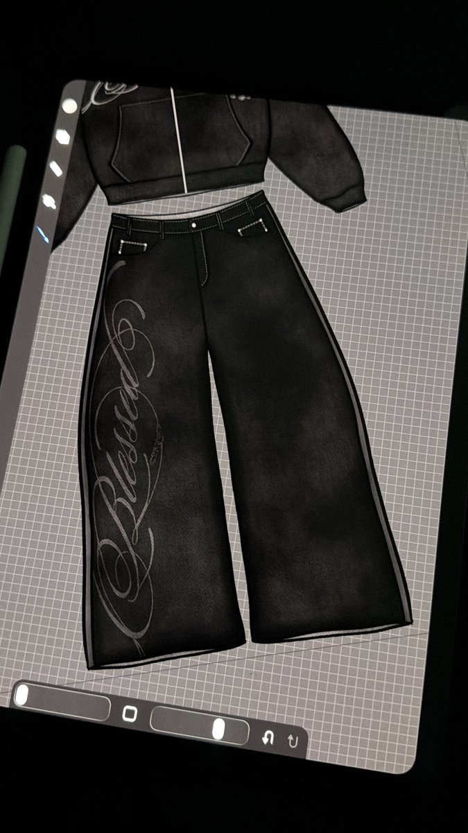 DELROSESHOP's tweet photo. Mockup Creation From Start to Finish 🔥If you want the exact brushes &amp; assets used, check the link in my bio or visit https://t.co/7MtfKcGwO1 #mockupdesign #clothingmockup #streetwear #procreate #designprocess #graphicdesign #tshirtdesign #digitalart #clothingbrand https://t.co/CWKHCXtbTs