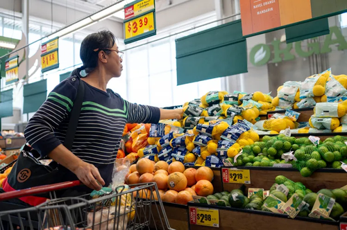 AnnuityAssoc's tweet photo. New research shows household budgets for lower-income families are hurt more by inflation because of "cheapflation." https://t.co/h43SxGMooL https://t.co/E35i8IajcB