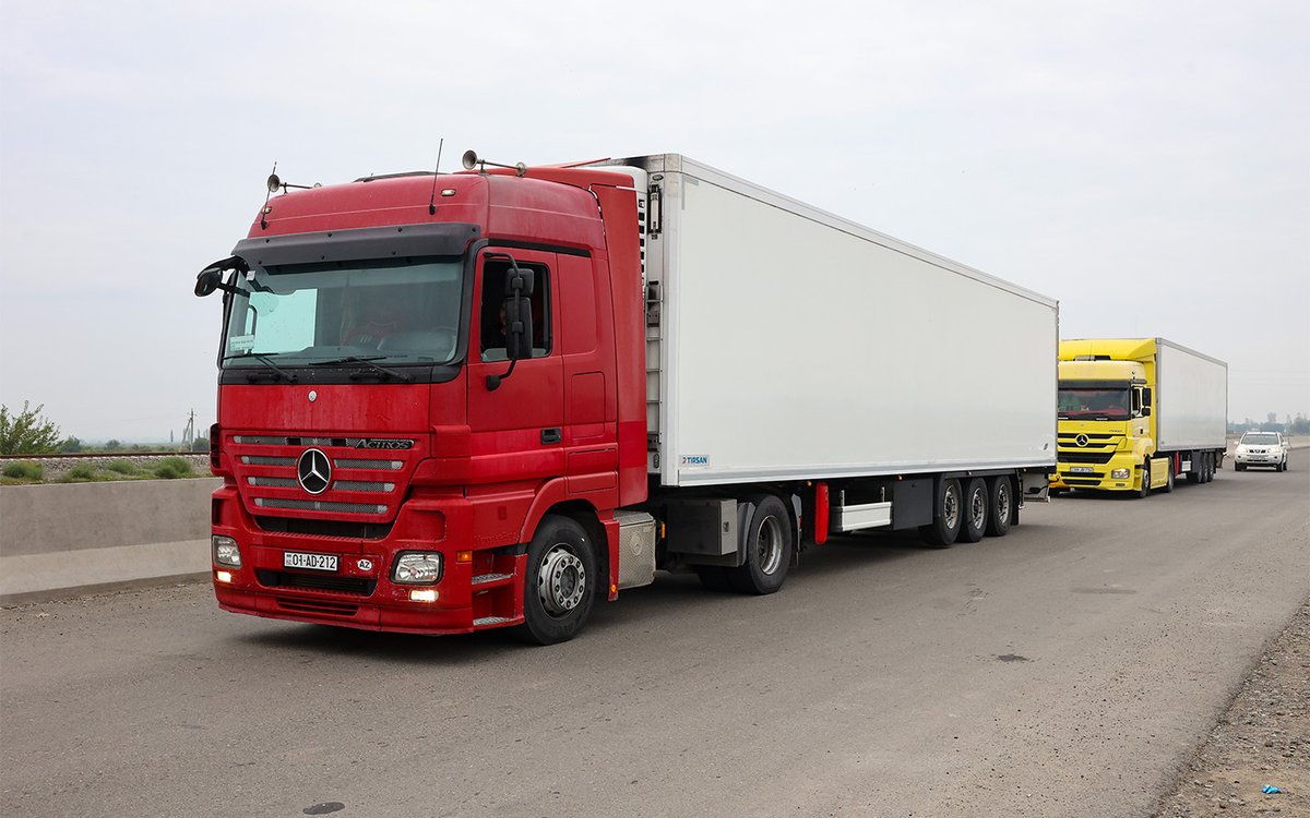nexta_tv's tweet photo. Backstab: Kazakhstan and China agree to sideline Russia

Astana and Beijing are accelerating the development of the Trans-Caspian route to Europe, which bypasses Russia.

The corridor will carry goods from China through Kazakhstan, across the Caspian Sea, Azerbaijan, Georgia, and Turkey. It is a more complex route than via Russia, but it is being actively expanded for several reasons.

These include sanctions risks, instability, and a desire to reduce dependence on Russian transit routes.

According to Ukrainian intelligence, if this corridor grows, Russia could lose its status as a key transit hub between Asia and Europe, along with billions in transport revenues.

The route’s capacity is expected to nearly double by 2030.

Kazakhstan is also increasingly moving away from Russian contractors in major energy projects, further highlighting Russia’s declining influence in the post-Soviet space.