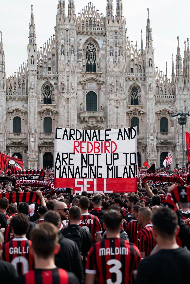 cryptosavekoala's tweet photo. @acmilan If you're a true AC Milan fan, share this photo! This is what we'll be doing every Sunday next season
#cardnialeout #acmilan #redbirdout https://t.co/mmaZjmueLq