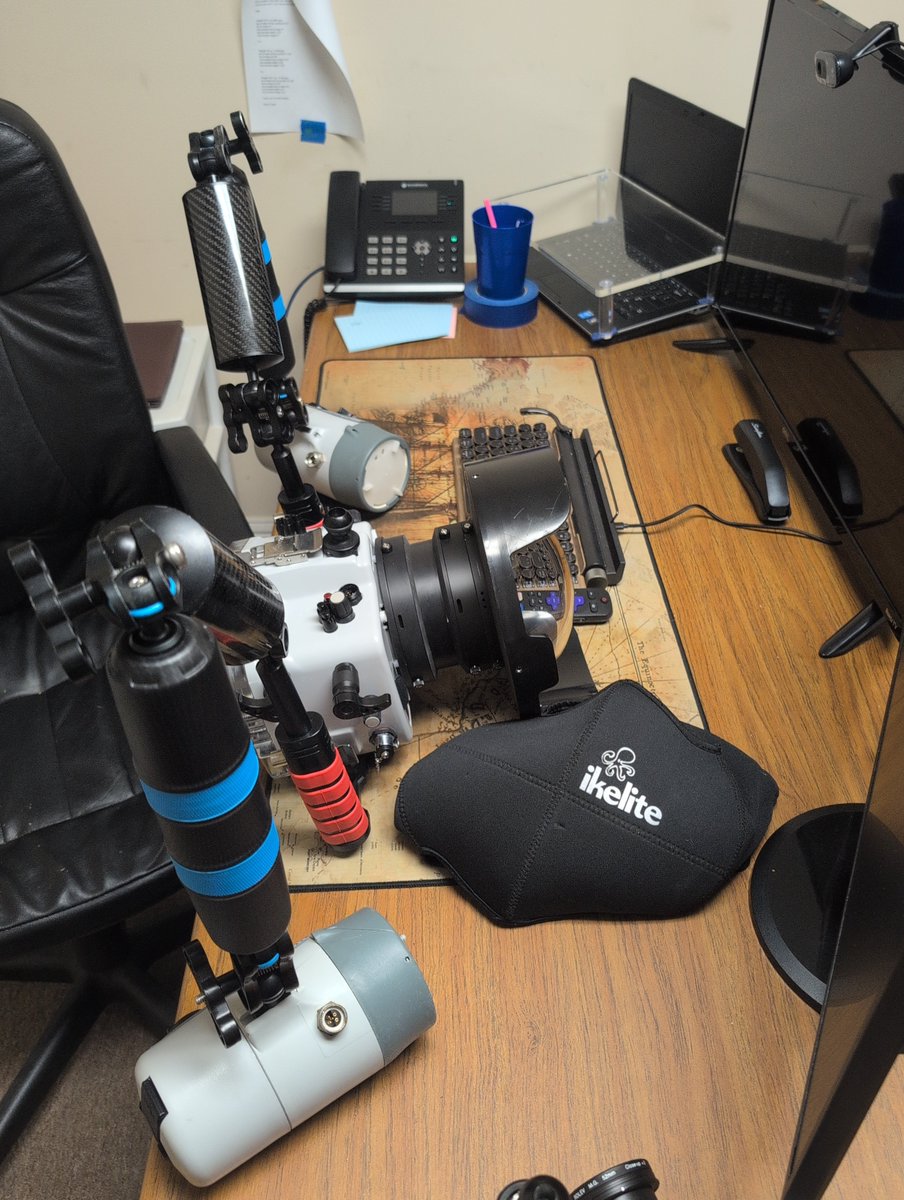 DivebumChef's tweet photo. Packing various underwater camera systems, got annoyed so designing a product.. why not? https://t.co/TcRU97zqCT