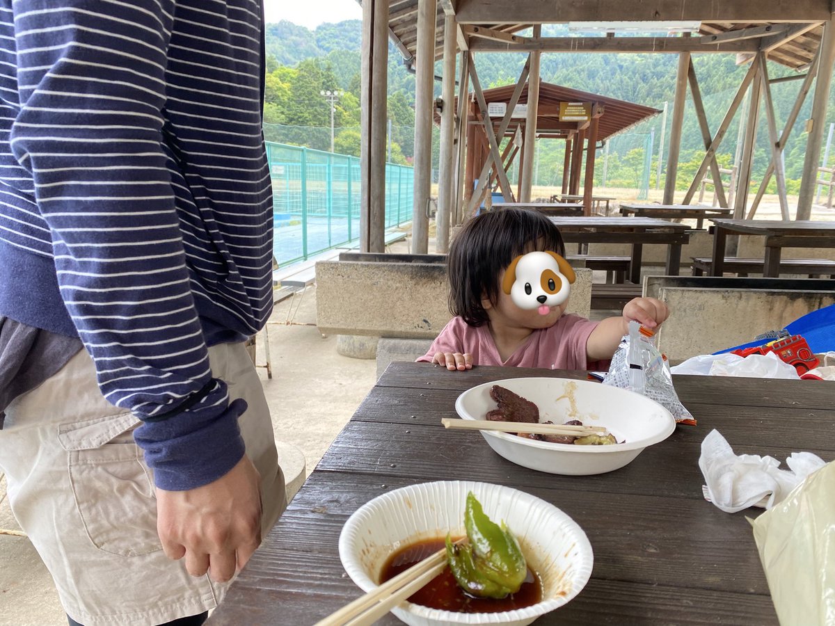Luna_moon35's tweet photo. 友達夫婦6人で恵那の森の中でBBQ！！
息子も走り回れて大満足みたいでなにより。
そして、切る物忘れて野菜が😇 https://t.co/f00iikADuB