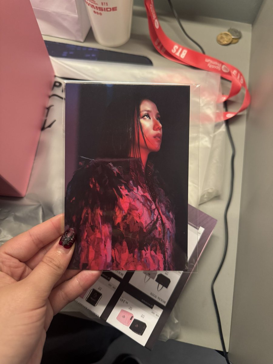 HunnyKStore's tweet photo. 💖 REPASSE DE VAGA JENNIE GOMDEUKI DA POP UP STORE DO BLACKPINK!!!!

> 449,00 + frete nacional

• Atenção: após o primeiro repasse não é permitido repassar novamente. 

Dm para claim 💌 https://t.co/HZ6fG63QYy