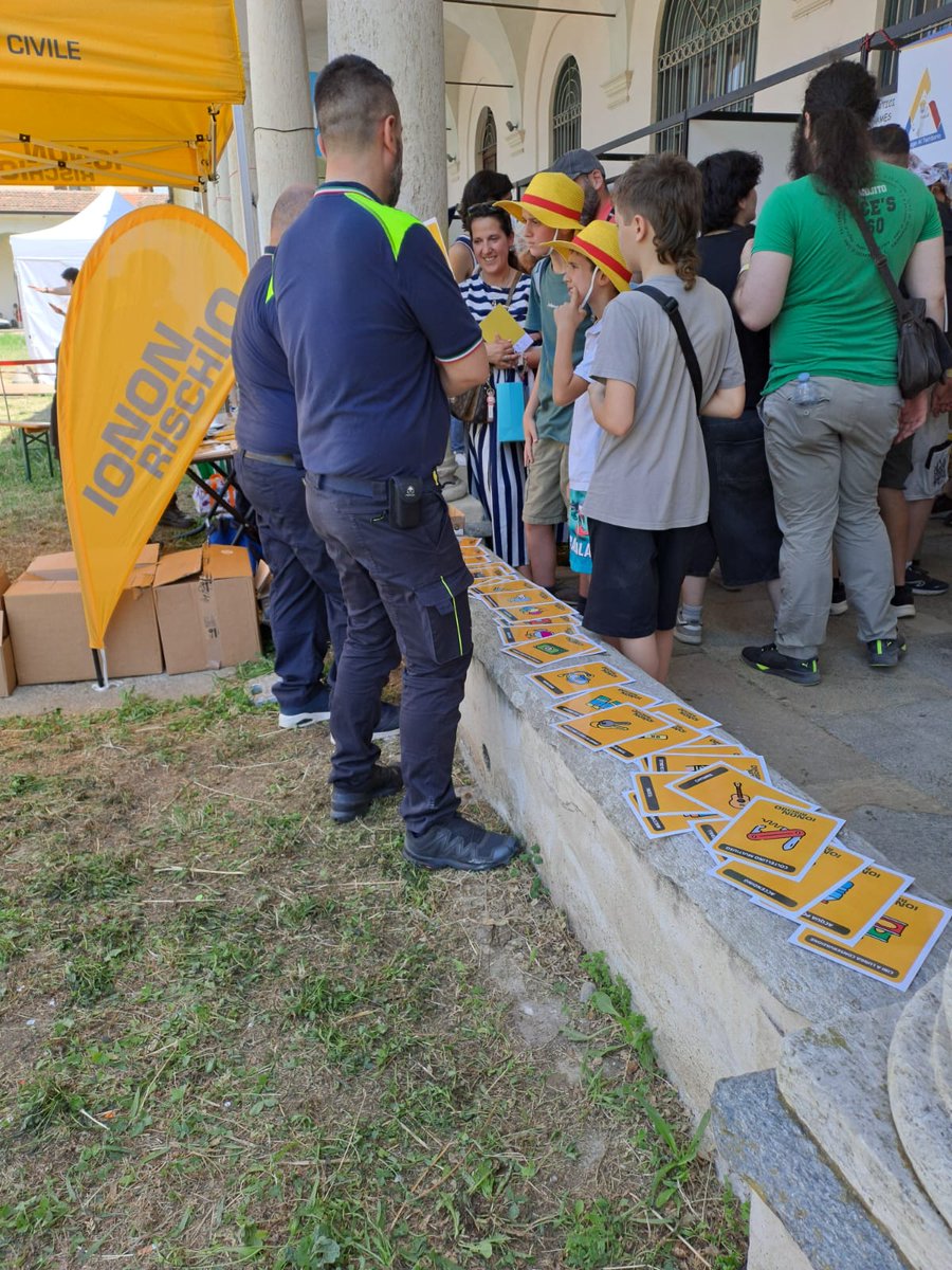 ProCivPiemonte's tweet photo. A #TorinoComics è presente la campagna #iononrischio
Tra giochi, fumetti e divertimento, i volontari comunicatori portano la cultura della prevenzione e le buone pratiche di #protezionecivile anche oltre le tradizionali piazze. https://t.co/CJigOmZMwV