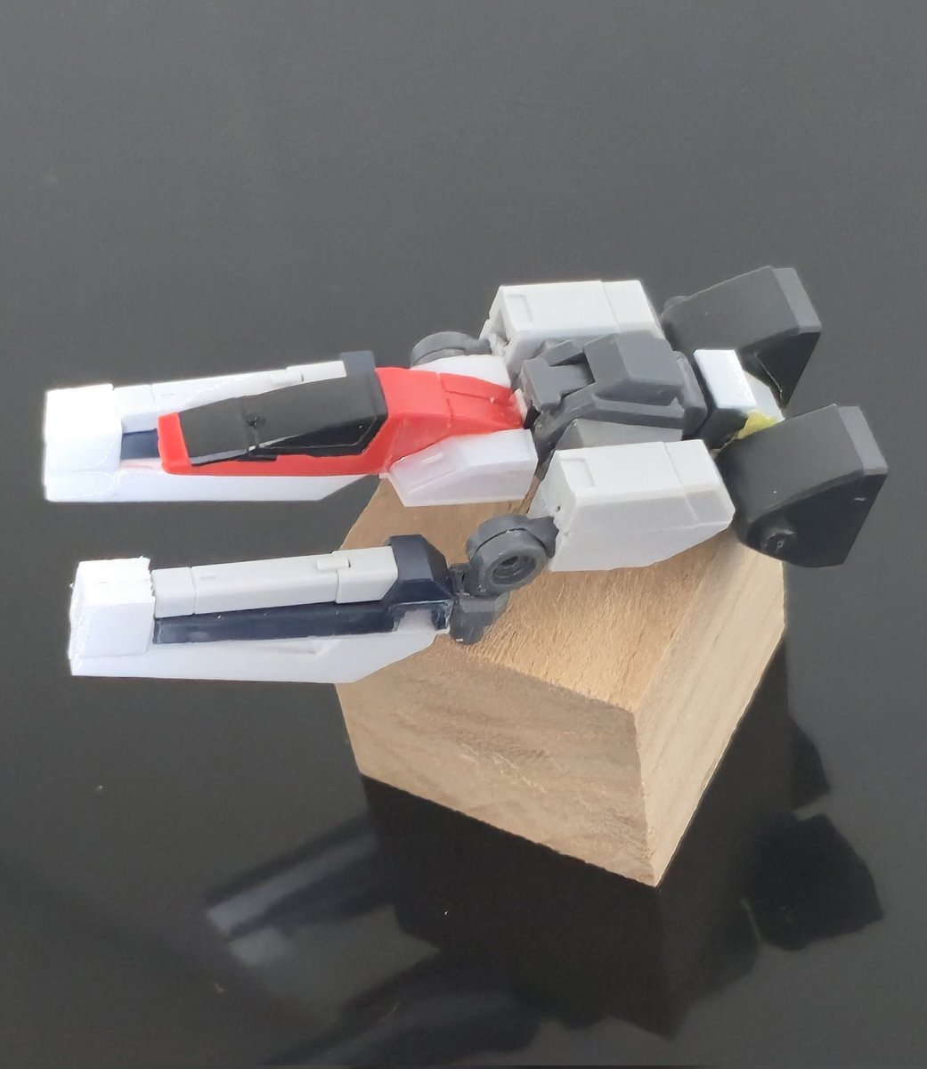 utamaru0423's tweet photo. 新しく弄ってるガンダムMk-II
今回はコアファイター搭載にしたくて試行錯誤中！
とりあえずコアファイターのパーツはこんな感じで行こうかな？
サーベルホルダーの先端はビームライフルを兼ねた複合兵器にする予定。
なんか前もこんなの作ったことあるな
 #ガンプラ https://t.co/REjTpJiwpM