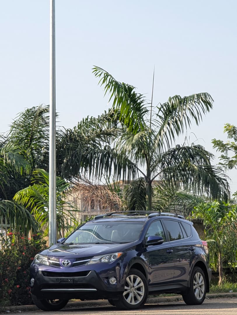 AdeyemiAbubaka2's tweet photo. ✴️ TOYOTA RAV 4 
2015 MODEL
 *--_-- LIMITED  _------
FOREIGN USED DUTY PAID
PRICE: 22.310M
LOCATION: ABUJA https://t.co/zo8752rtU0